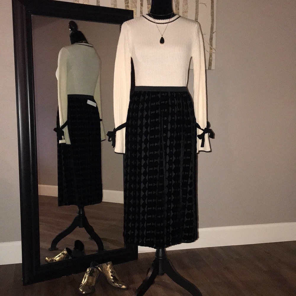 NWT ZOZO Black Velvet Pattern Midi Skirt